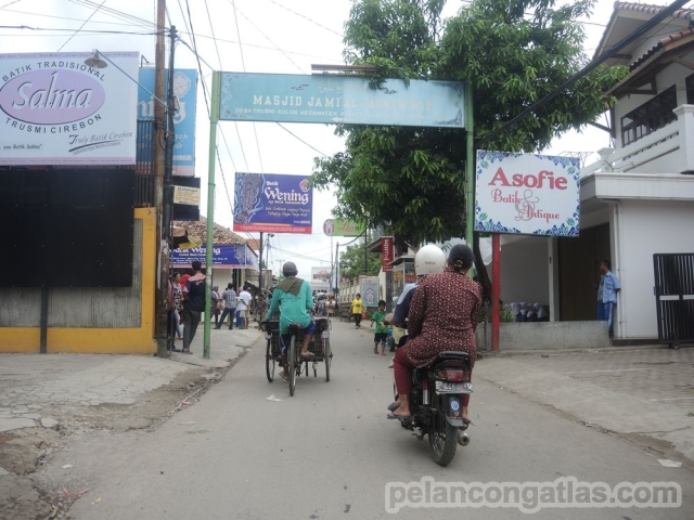 Trusmi, kawasan di Cirebon sebagai sentra batik.